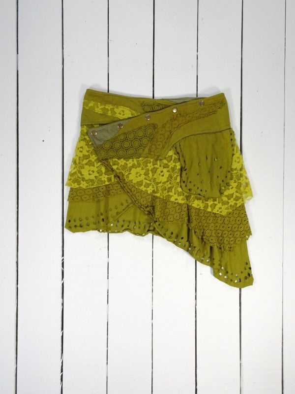 Short popper festival skirt by Gringo
